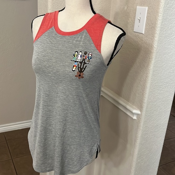 Netflix Strangers Things sleeveless tank top - Picture 14 of 17
